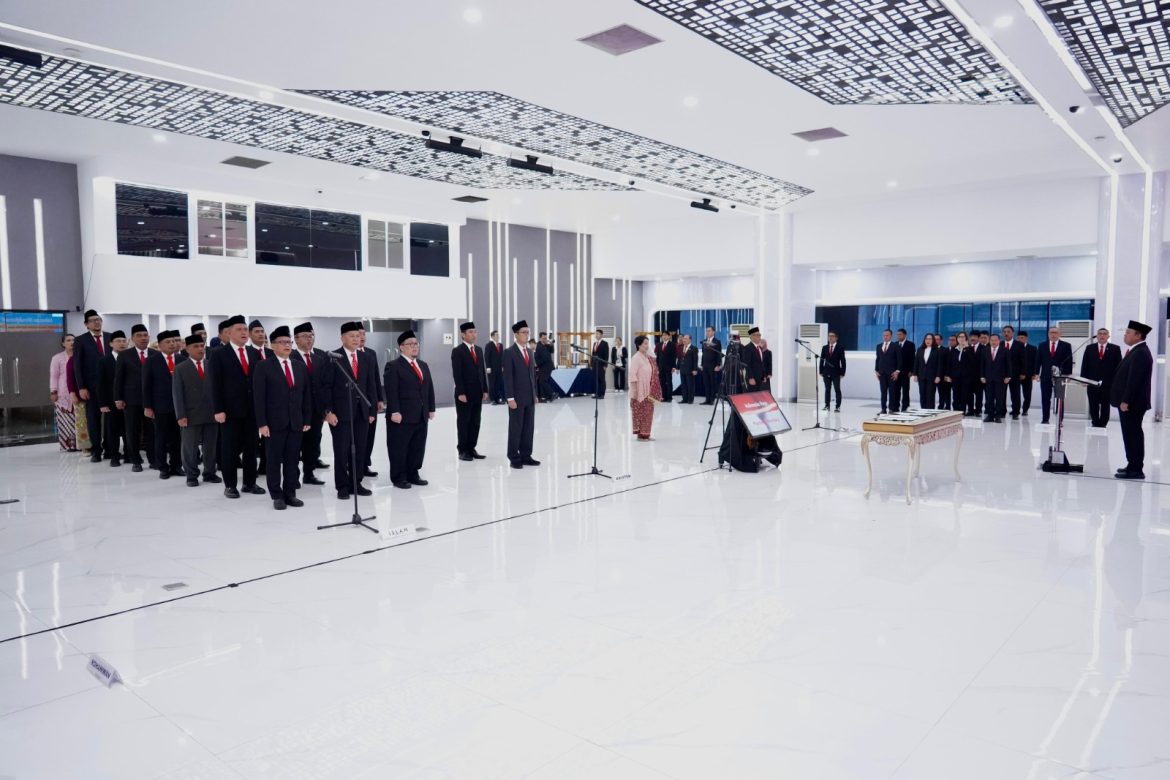 Lantik Pejabat Struktural, Menteri Nusron Tegaskan Pentingnya Sistem Rotasi Berkala