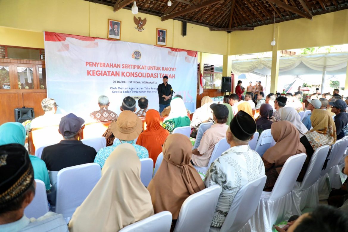 Menteri ATR/Kepala BPN Harapkan Warga Parangtritis Manfaatkan Tanah untuk Masa Depan Keluarga