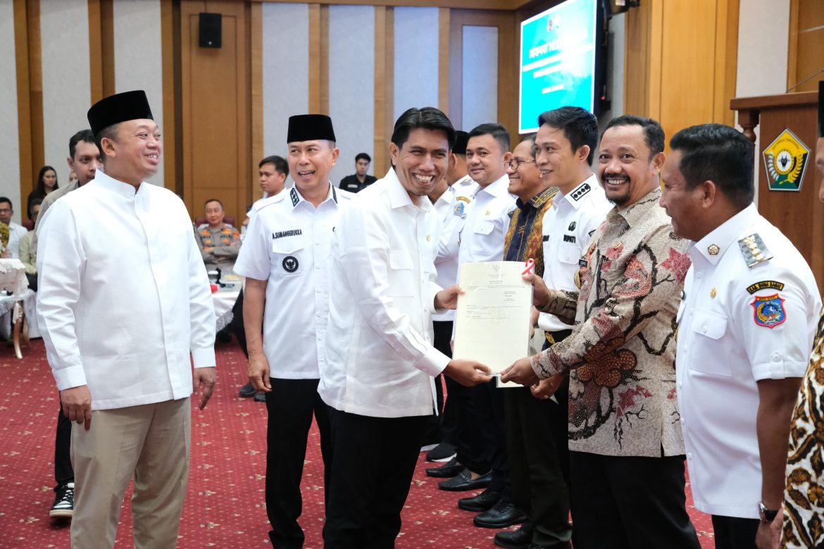 Bersama Menteri Nusron Kunjungi Sulawesi Tenggara, Wakil Ketua Komisi II DPR RI: Bahu-membahu Tuntaskan Masalah Pertanahan