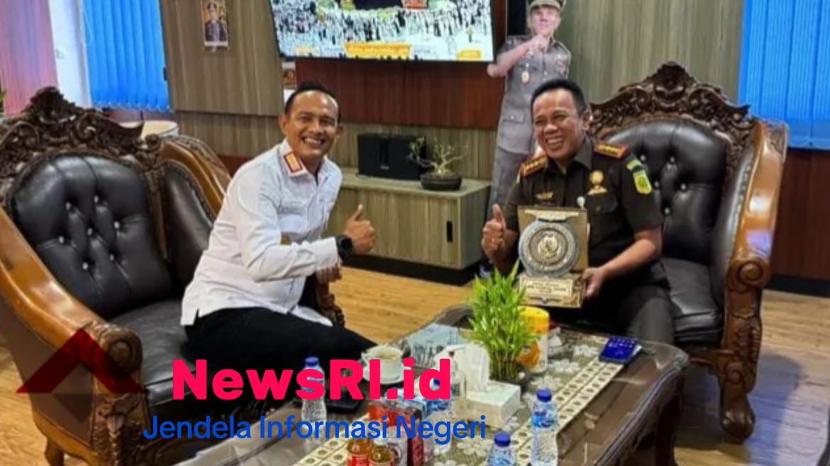 Sinergi Antar lembaga : Kalapas Narkotika Cirebon Sambangi Kajari Sumber untuk Perkuat Koordinasi