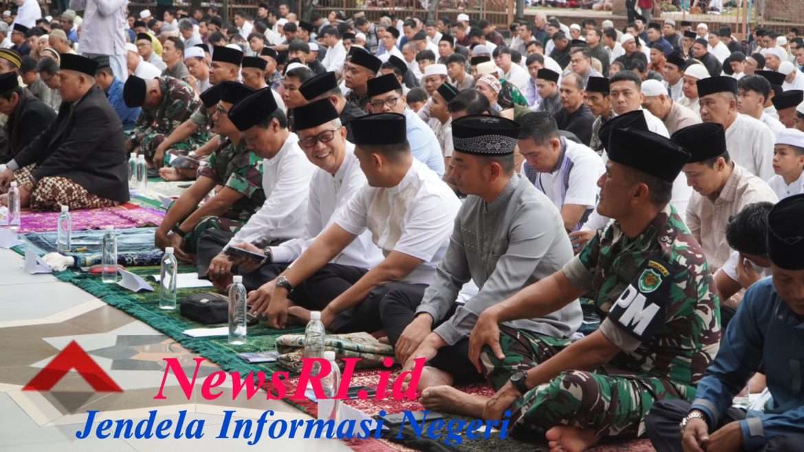 Kapolres, Wali Kota & Jajaran Forkopimda Kota Cirebon Laksanakan Salat Idul Adha 1446 H/2025 M di Masjid Raya At-Taqwa