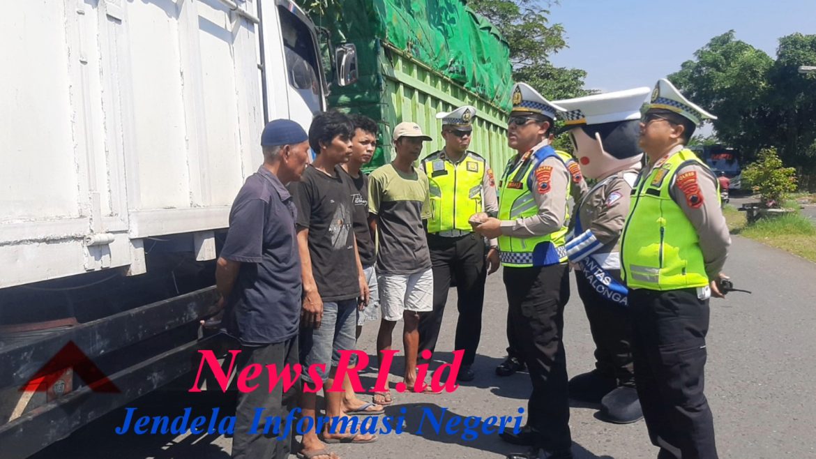 Satlantas Polres Pekalongan Sosialisasi Over Dimensi dan Overload Kepada Sopir Truk