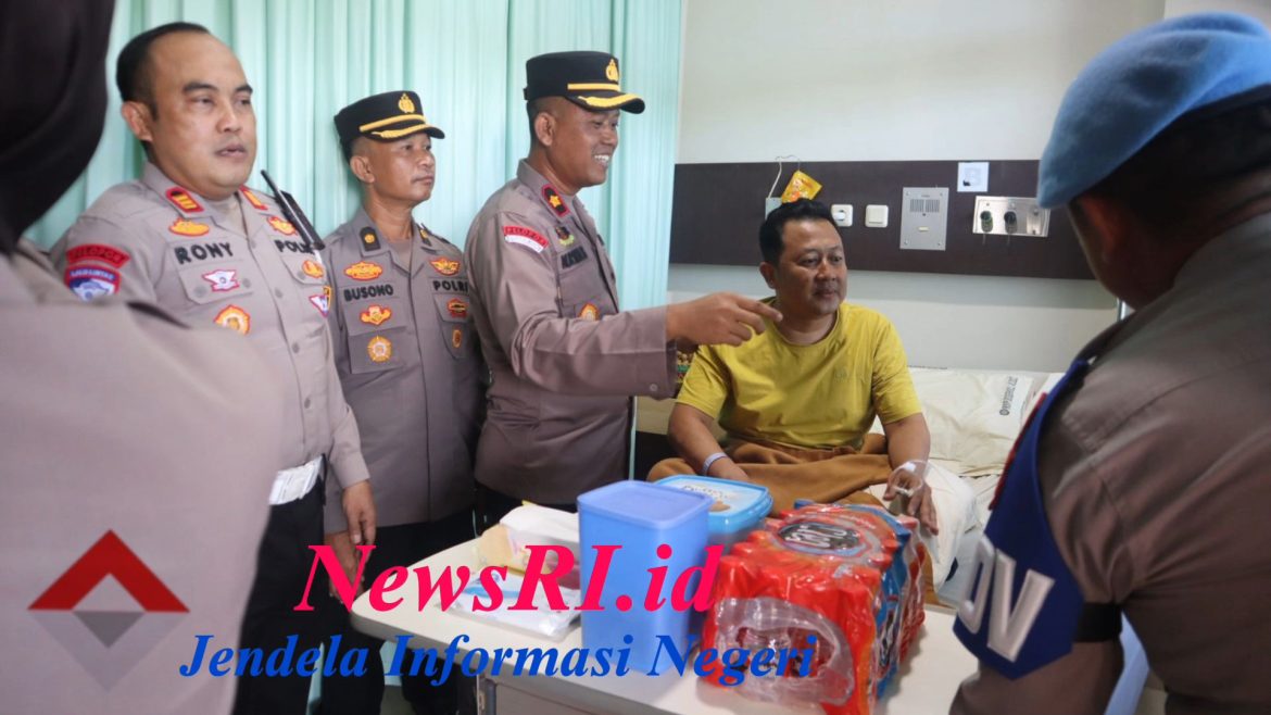 Sambut Hari Bhayangkara Ke-79, Polres Pekalongan Gelar Anjangsana Kepada Anggota Yang Sedang Sakit