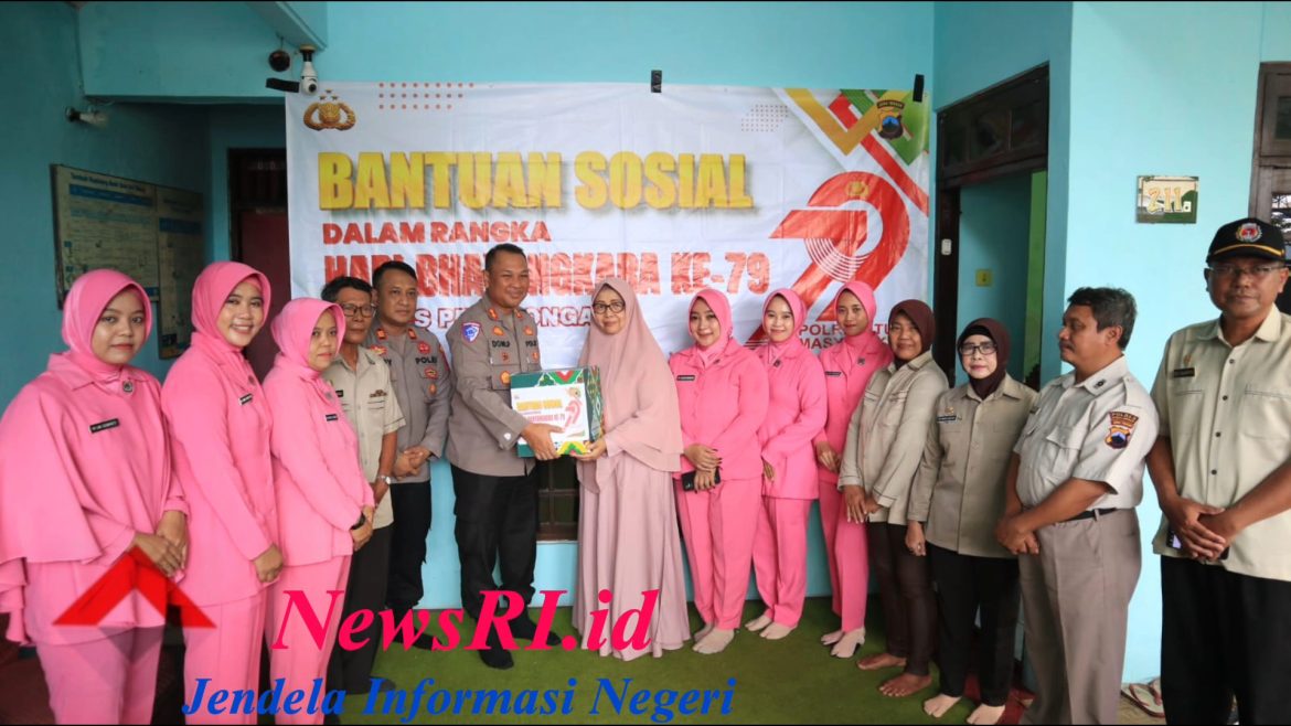Sambut HUT Bhayangkara Ke-79, Kapolres Pekalongan Laksanakan Anjangsana ke AKBP (Purn) Umar Sanusi