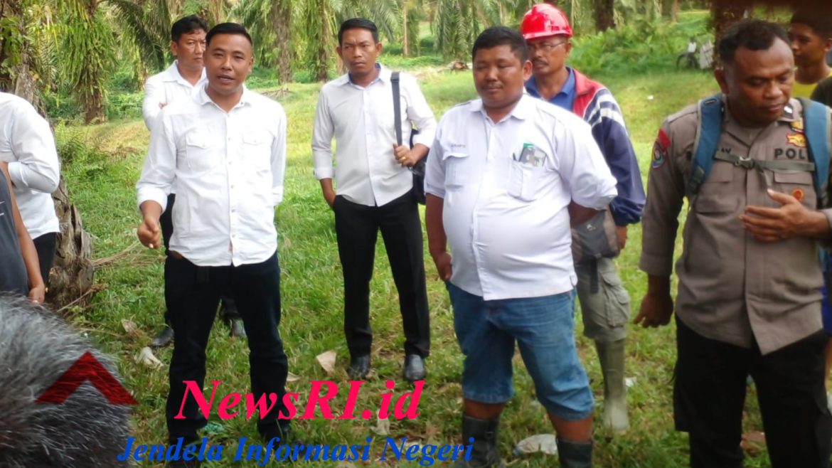 Akses Jalan Antar Desa Diduga Diputus, Masyarakat Simpang 4 Sei Rampah Protes PT. Lonsum