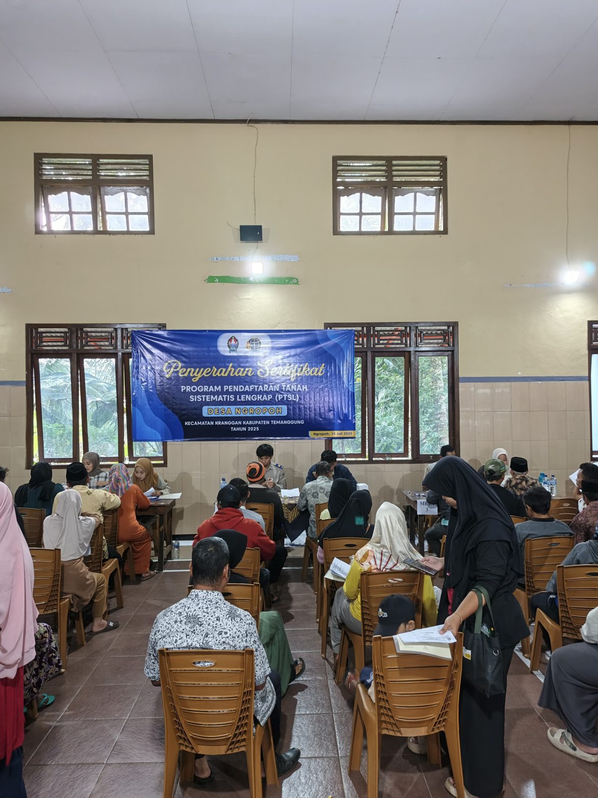 Penyerahan 1.177 Sertipikat PTSL Tahun 2025 di Desa Ngropoh, Kecamatan Kranggan