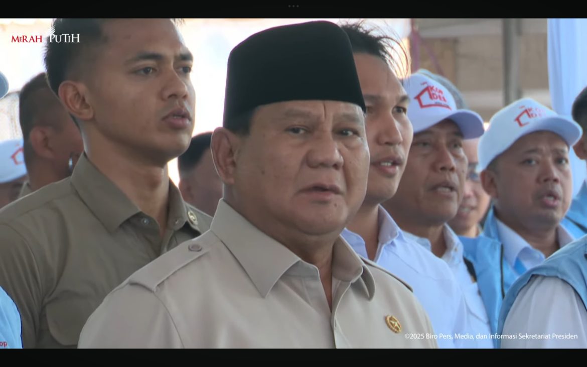 Menteri Nusron Dampingi Presiden Prabowo Resmikan 80.000 Koperasi Desa Merah Putih