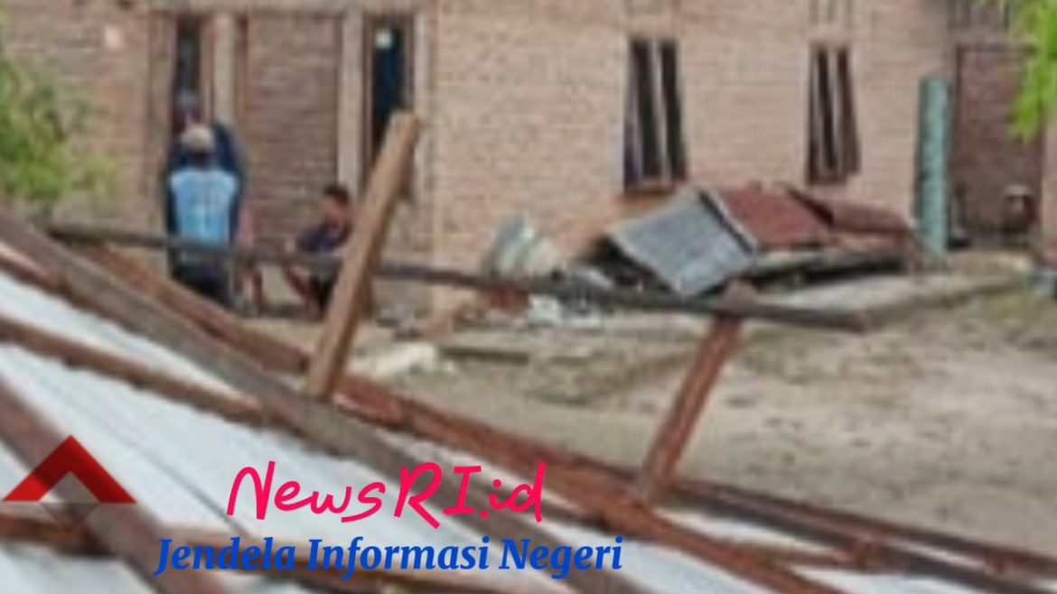 Angin Puting Beliung Rusak 20 Rumah warga Desa Pematang Ganjang