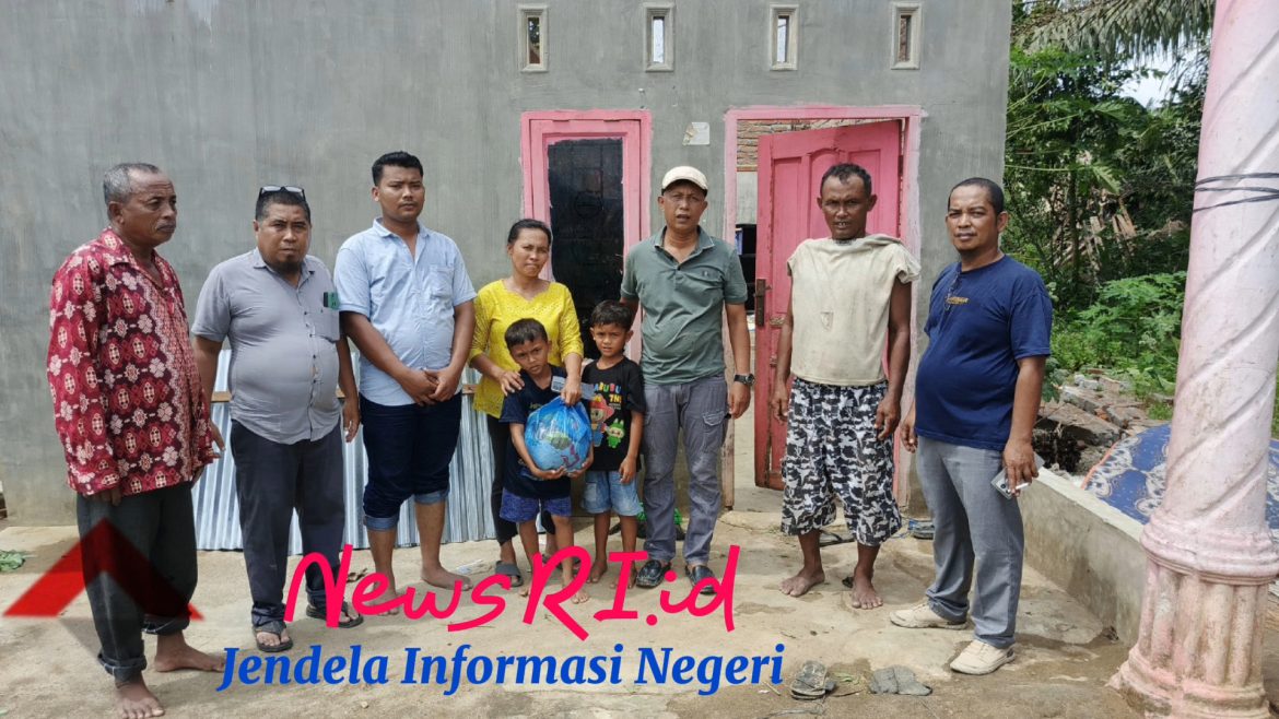 Ketua SMSI Sergai Bantu Korban Angin Puting Beliung