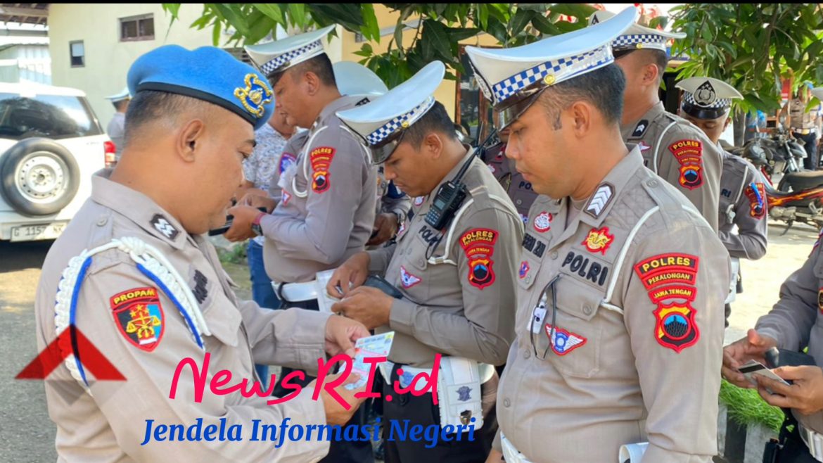 Propam Lakukan Pengecekan Personil Jelang Kegiatan Satgas Operasi Patuh Candi 2025