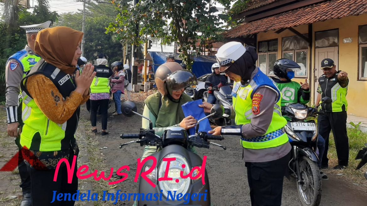 Polres Pekalongan Tindak Pelanggar di Tugu 0 Km Kajen dalam Giat Operasi Patuh Candi 2025