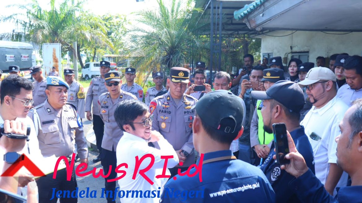 Ratusan Personel Gabungan Amankan Penyegelan PT. Kabana Textile Industries di Pekalongan