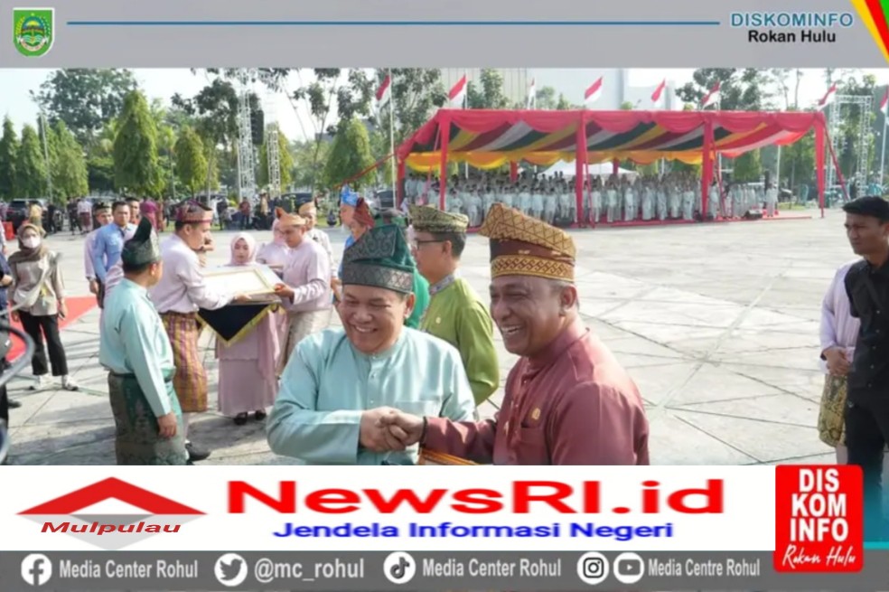HUT Riau ke-68, Pemkab Rohul Boyong Dua Penghargaan Bergengsi