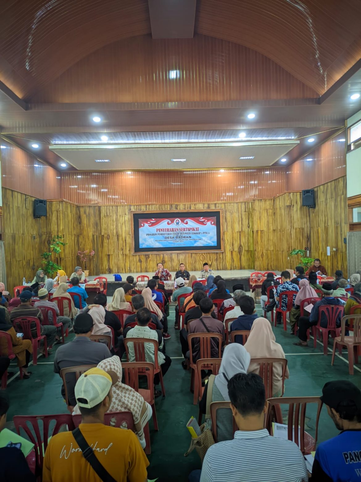 Kantor Pertanahan Kabupaten Temanggung Serahkan 700 Sertipikat PTSL di Desa Badran